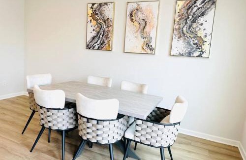 Fayetteville Casa | Luxury Townhome in Fayetteville