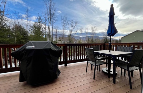 Lincoln Casa | Luxury townhome in the White Mtns. Convenient to hiking and area activities!