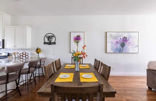 MacGregor Casa | Luxury Townhome - Near Downtown Houston & Medical Center