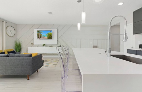 Kissimmee Casa | Luxury Townhome near attractions!