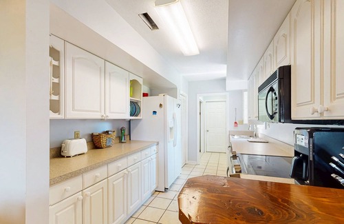 Ocean Pines Casa | Luxury townhome w/river views, outdoor seating, fire pit, grill & shared pool