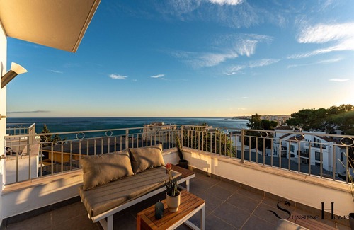 Torreblanca Chalet De Esquí | Luxury townhouse with rooftop Sauna & Jacuzzi