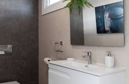 Carihuela Casa | Luxury Townhouse with Pool & Ocean View