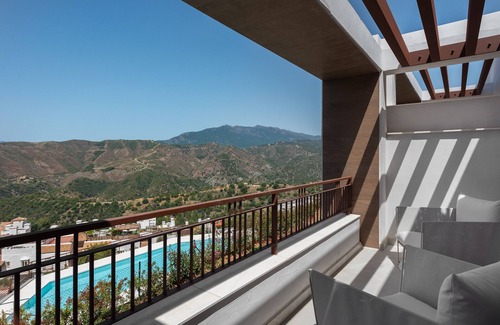 Istan Casa | Luxury Townhouse with Breathtaking Sea Views