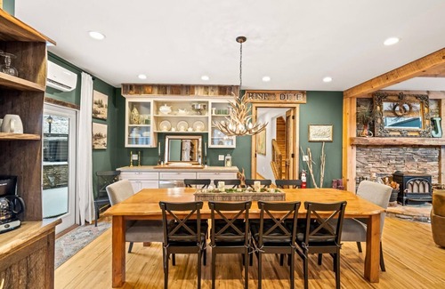 Townsend Casa | Private Luxe Lodge Acreage Games 7bd Sleeps 17 Fun