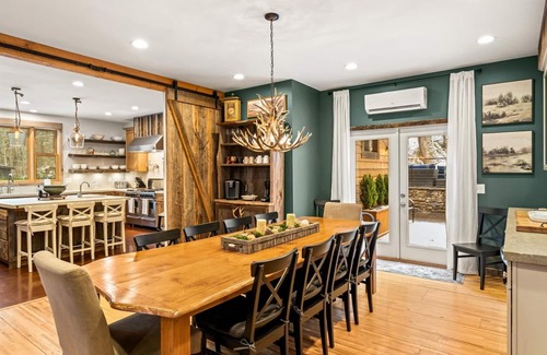 Townsend Casa | Private Luxe Lodge Acreage Games 7bd Sleeps 17 Fun