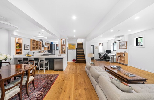Trinity - Bellwoods Casa | Luxury Trinity Bellwoods 4 bedroom House