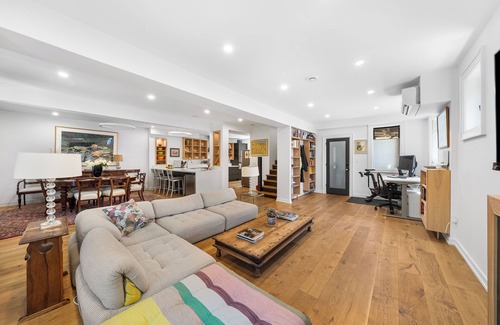 Trinity - Bellwoods Casa | Luxury Trinity Bellwoods 4 bedroom House