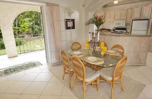 Brighton Apartamento | Lujo, Tropical, Frente a la Vida