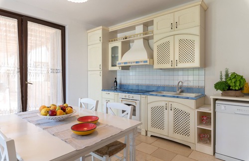 Castellana Grotte Villa | Trullo de lujo, piscina privada, aire acondicionado, WiFi, cancha de tenis privada, horno de pizza