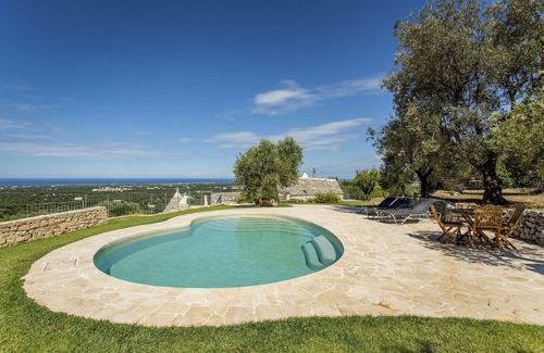 L'Assunta Villa | Trullo de lujo con WIFI, piscina privada y espectaculares vistas panorámicas al mar.