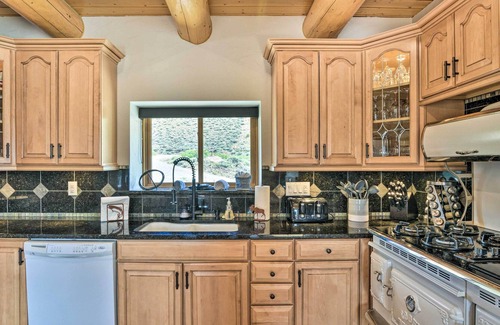 Twin Lakes Cabina | Luxury Twin Lakes Cabin w/ Breathtaking Views