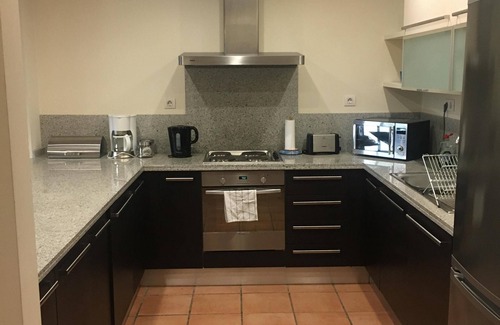 Benahavis Apartamento | Apartamento de lujo con dos camas en el pueblo de Benahavis