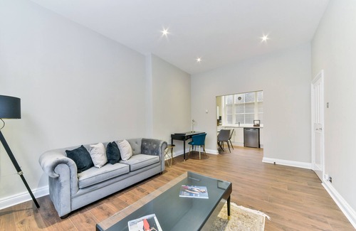 The City of London Apartamento | Luxury two bedroom apartment minutes from Farringdon Station!