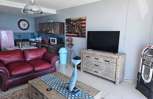 Bloubergstrand Apartamento | Luxury Unit with iconic breathtaking views of Table Mountain & Robben island.