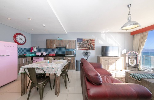 Bloubergstrand Apartamento | Luxury Unit with iconic breathtaking views of Table Mountain & Robben island.