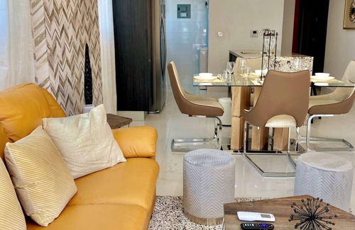 Downtown Santo Domingo Condominio | Luxury Upscale, City Center Condo, Full AC, Fast Wi-Fi, Pool, King Bed, Near All