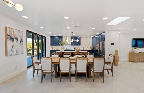 Tucson Casa | Luxury Upscale Modern home located in the Catalina Foothills. Sleeps 16
