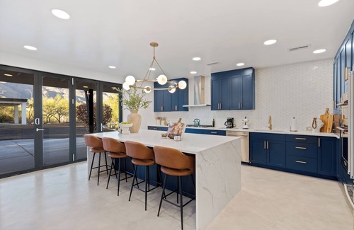 Tucson Casa | Luxury Upscale Modern home located in the Catalina Foothills. Sleeps 16
