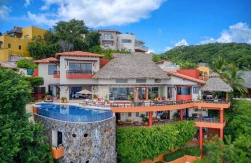 La Cruz de Huanacaxtle Casa | Luxury Villa Paloma Blanca