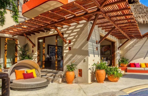 La Cruz de Huanacaxtle Casa | Luxury Villa Paloma Blanca