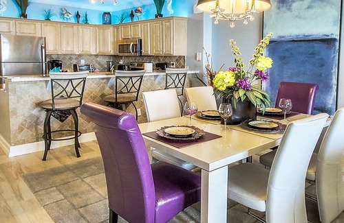 West Panama City Beach Condominio | Alquiler de vacaciones de lujo * Fechas de AUG disponibles * Servicio de playa GRATIS