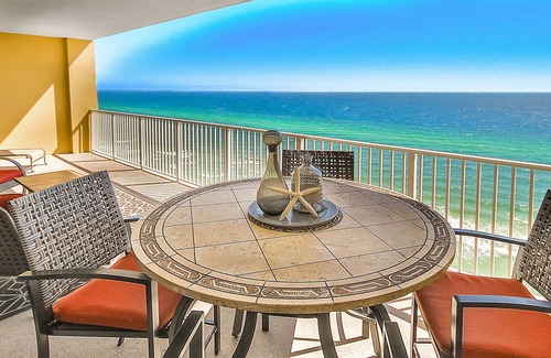 West Panama City Beach Condominio | Alquiler de vacaciones de lujo * Fechas de AUG disponibles * Servicio de playa GRATIS