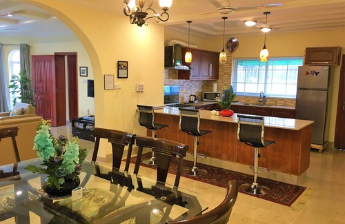 Islamabad Casa | Completamente amueblado 5 dormitorios, 4. 5 baños Casa de lujo (D-12)