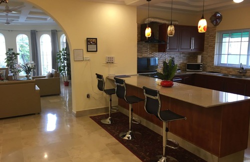 Islamabad Casa | Completamente amueblado 5 dormitorios, 4. 5 baños Casa de lujo (D-12)