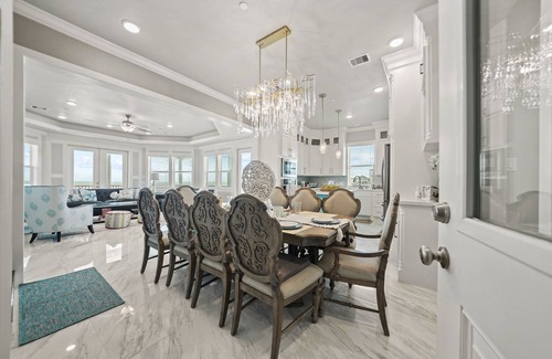 Galveston Casa | Luxury vacation home 40 feet to the beach!!