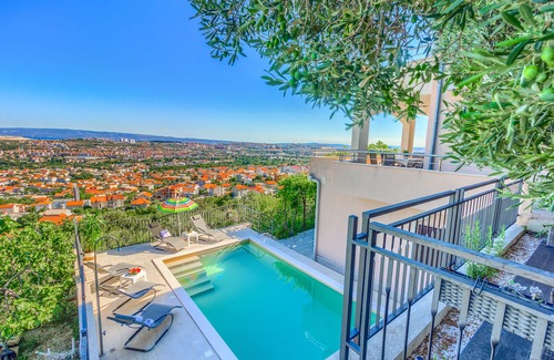 Solin Villa | Luxury vacation Villa with amazing views, pool and jacuzzi