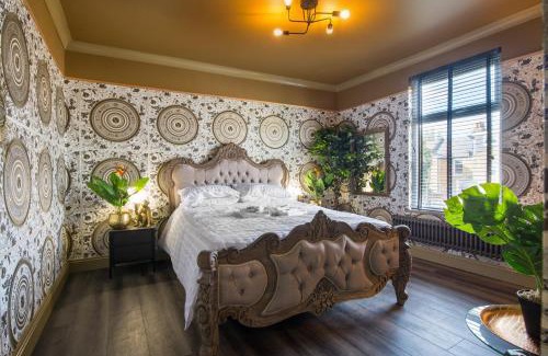 Leyton Apartamento | Luxury Versace 1 Bed Hot Tub Pool Table Sky Tv