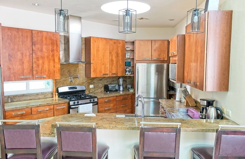 Colonos Cuzamil Villa | Luxury Villa w/Pool and spacious garden 5bedroom for 10 !