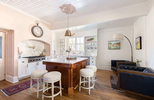 Durham Casa | ☆ Gather ☆ Gracious, PVT, Dwntn + Hot Tub | 6Br3Ba