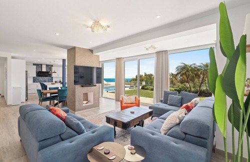 Mijas Villa | Villa de lujo, Casa Colina, 5 habitaciones con vista al mar a la Cala de Mijas