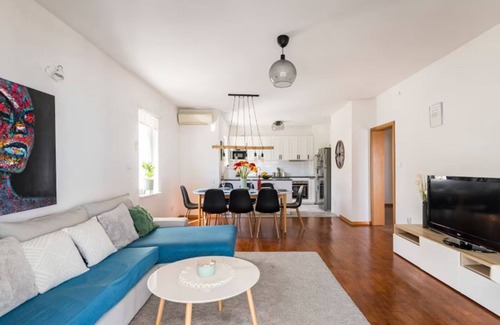 Businci Villa | Luxury Villa, 40 sqm heated pool & gym, 200m to beach, BBQ
