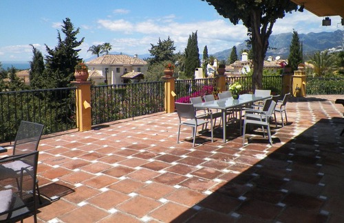 Urbanizacion el Rosario Villa | Villa lujo, 6 habitaciones, 7 baños, gran jardín y piscina AC, BBQ, gimnasio,