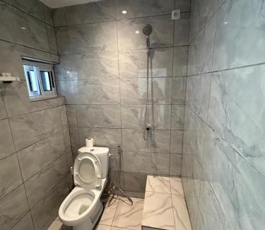 Limbe Casa | Luxury Villa AC Ensuite Room 6