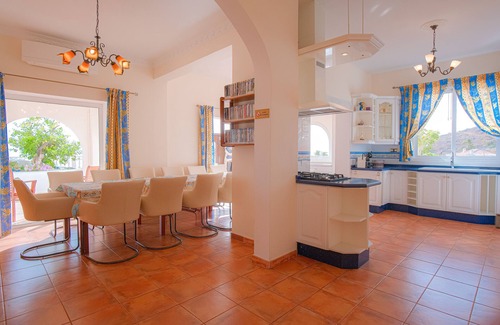 Adeje Villa | VILLA DE LUJO Y APARTAMENTO ADEJE PISCINA PRIVADA CON CALEFACCIÓN, CINE, VISTAS PANORÁMICAS AL MAR