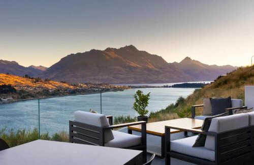 Frankton Casa | Luxury Villa- BBQ - Hot Tub- Free Parking AC