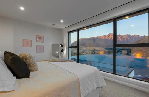 Frankton Casa | Luxury Villa- BBQ - Hot Tub- Free Parking AC