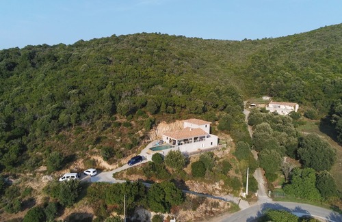 Albitreccia Villa | VILLA DE LUJO CON VISTAS AL MAR YA LA MONTAÑA 12/18 personas