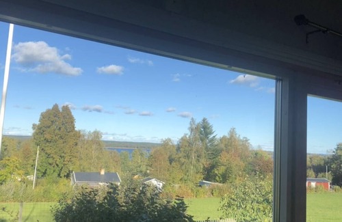 Hjo Casa | Hermoso, tranquilo y confortable alojamiento cerca del lago Mullsjön