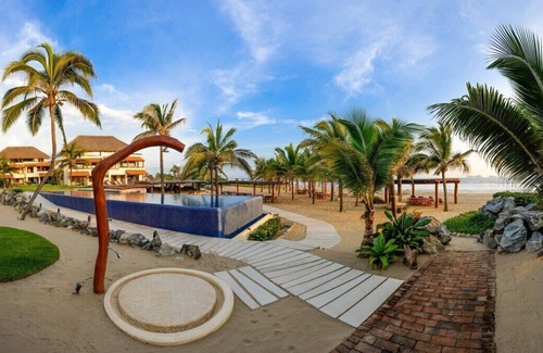 Ixtapa - Zihuatanejo Casa | Luxury Villa con Alberca Privada en Las Palmas