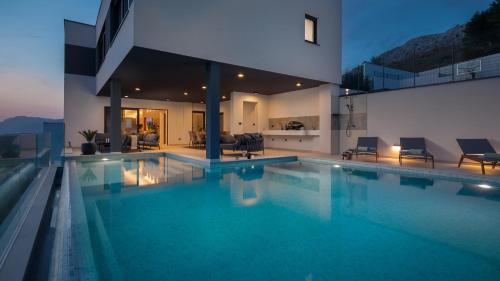 Podstrana Villa | Luxury Villa Cosmopolitan with Pool
