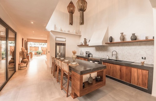 Zama Villa | Luxury Villa For 10 Roof-Top with Infinitum Pool-Lounge Areas-4 Bedrooms-5Beds