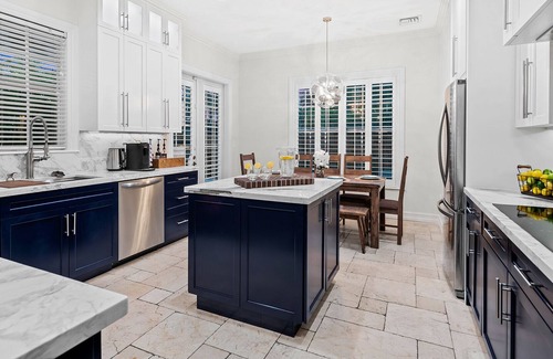 Victoria Park Villa | Luxury Villa Heated Pool in the Heart of Ft. Lauderdale walk to Las Olas
