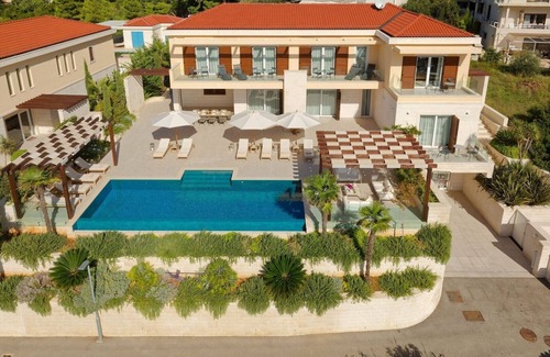 Hvar Villa | Villa Hvar Deluxe Palace 1 de lujo con piscina privada y sauna, de lado a la playa en la isla de Hvar