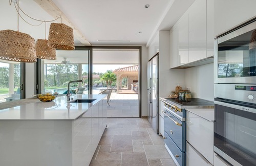 Tourrettes Villa | Villa de lujo en un campo de golf con tenis y piscina, limpieza incluida.