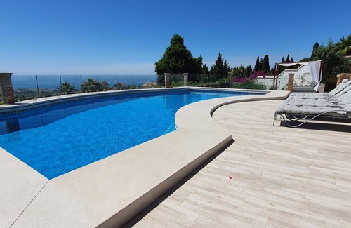 Rancho Domingo Villa | VILLA DE LUJO EN MALAGA CON PISCINA CLIMATIZADA